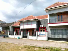 Rumah Besar Sewa Bulanan Mingguan Full Furnished Parkir Luas