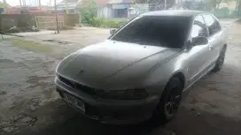 Mitsubishi Gallant V6 matic tahun 2000