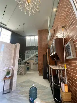 DI SEWAKAN RUMAH FULL FURNISH SIAP PAKAI