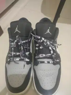 Sepatu Nike Air Jordan 1 low Black Grey White