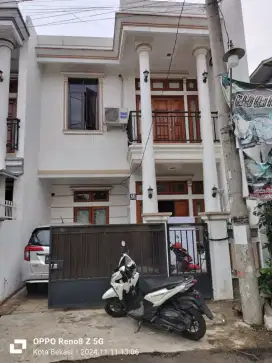 Jual Cepat Rumah 2 Lt Siap Huni Strategi Mustika Jaya,Bekasi Timur