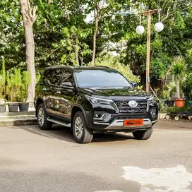 Toyota Fortuner 2.8L VRZ Kick Sensor Facelift Diesel AT 2022 HITAM