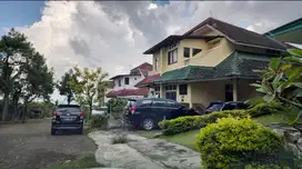 Di jual cepat villa cipendawa