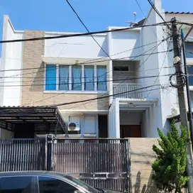Dijual Rumah Siap Huni Dalam Komplek Di Kelapa Gading