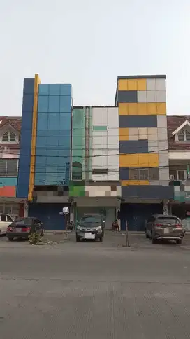 Disewakan CEPAT Ruko Eks Bank di Taman Ratu Greenville Jakarta Barat