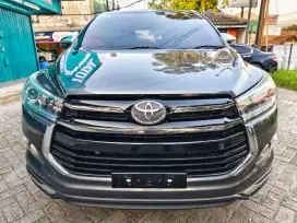 TOYOTA INNOVA VENTURER 2.4 DIESEL AT 2019 MATIC LIKE NEW