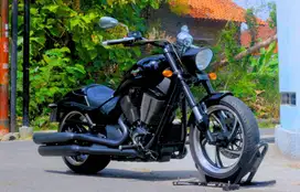 Victory Hammer shadow panthom honda rebel triumph