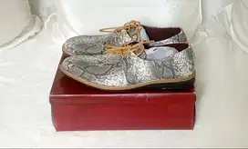 pantofel corak batik