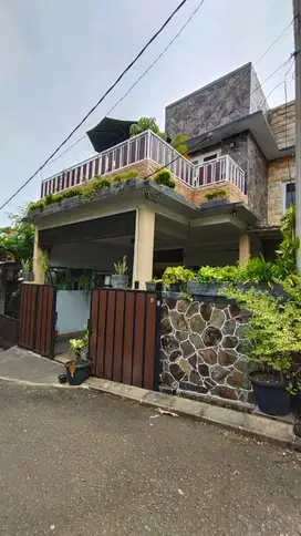 dijual rumah di bukit golf cibubur