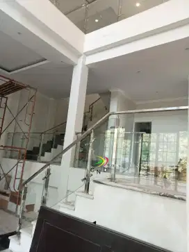 Pagar Tangga Balkon Stainless Kaca