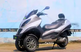 Piaggio MP3 250 Aprilia sr 200 peugeot jok luas nyaman siap gas