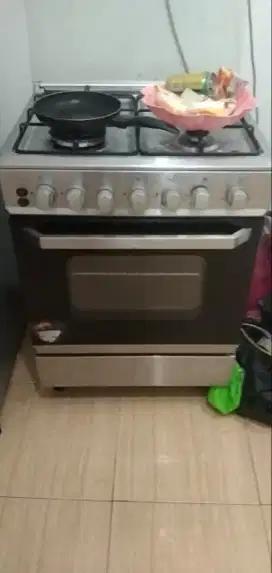 Kompor 4 tungkuh + oven