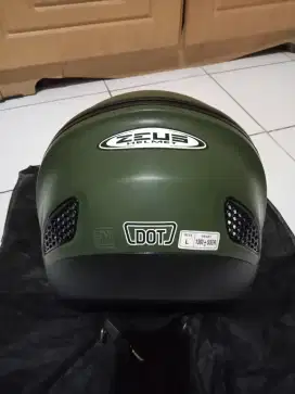 Helm Zeus z610 size L