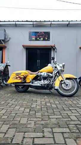 HARLEY DAVIDSON ROADKING CUSTOM 2005