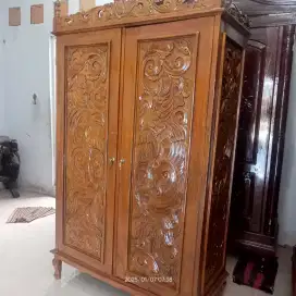 Lemari ukir jati 2 pintu bekas bagus