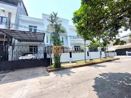 DiJual Rumah Hook Mewah Dengan Isinya di Muara Karang Pluit 2Lantai