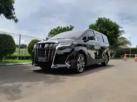 Toyota Alphard 2.5 G TSS tahun 2022 black on beige low km siap pakai