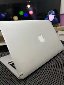 Macbook Air 4GB 2015