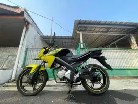 Motor Yamaha Vixion 2013 Kuning Mulus