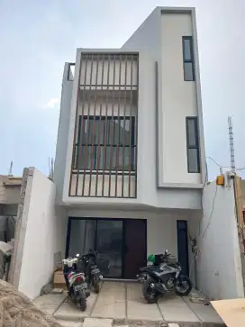 Rumah murah banget, 3 lantai 1/2 harga, strategis dekat grandwisata
