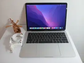 MacBook Pro 2017 Ram 8/128 Gb