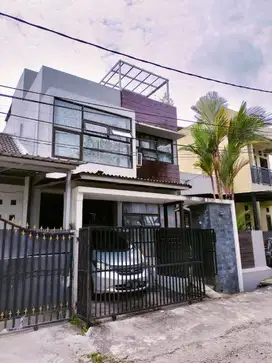 Rumah minimalis Modern Regency