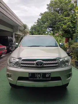 Toyota Fortuner 2011 Bensin