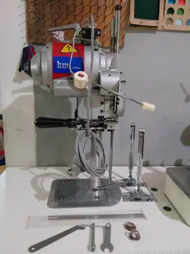 Mesin Potong Kain KM Lumino 10 inch + Meja