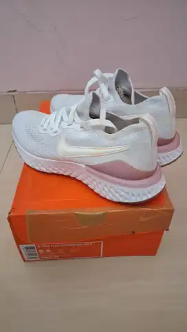 Sepatu Nike wanita Flex Experience 7