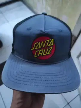 Topi trucker santa cruz