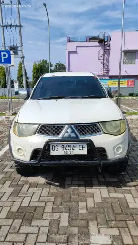 Jual Mitsubishi Triton GLS 2014 Double Cabin