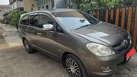 Toyota Kijang Innova 2007 Bensin