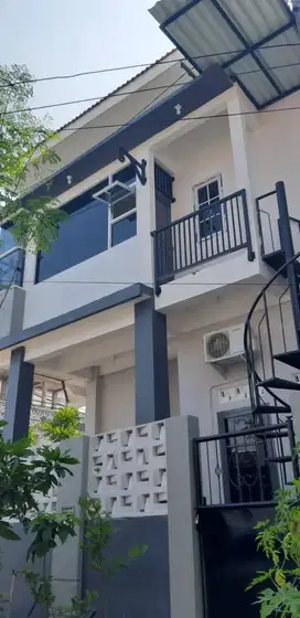 Kos Kost Putra Kampus ITS Keputih Sukolilo (AC dan Kamar Mandi Dalam)