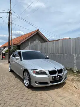 BMW E90 320i 2010