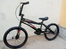 SEPEDA BMX 20. NOKEN KOKOH SIAP PAKAI, LOKASI KEMILING, NEGO.