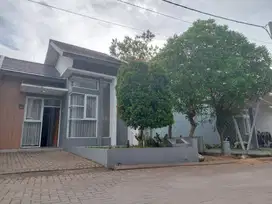 Dijual Rumah Terawat Siap Huni di Komplek Nevada Downtown