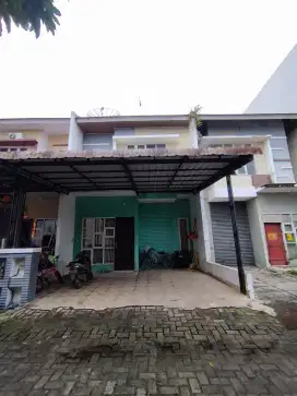 Jual Villa Rumah Tinggal nyaman Fasilitas lengkap dengan kolam renang