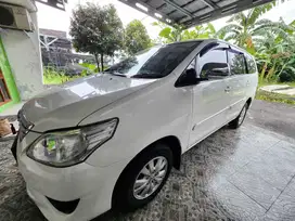 Toyota Kijang Innova 2012 Bensin