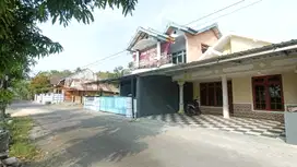 Rumah luas di jl. Wates km 7 Rs. Mitra Sehat