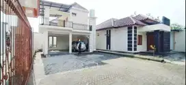 Rumah besar luas di Banguntapan