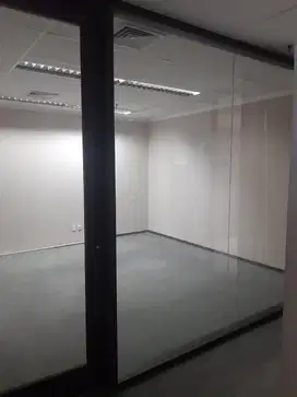 SEWA KANTOR DI JAKARTA GRAHA KENCANA 88M²PARTISI 110K NEGO