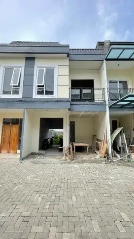 dijual Villa gatsu komplek baru lokasi dekat intikota