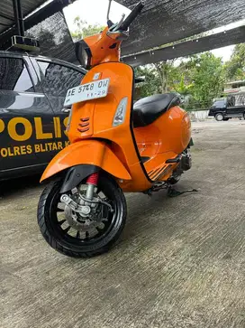 VESPA SPRINT ORANGE