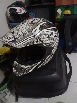 Helm cross KYT Bekas pakai bukan bekas keclakaan