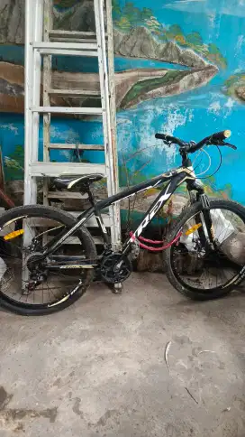 Sepeda merk xtrek pakaian 3bulan mash baik jarang pakai hrga nett