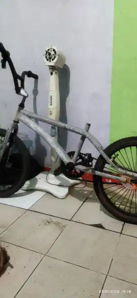 Sepeda BMX united GT