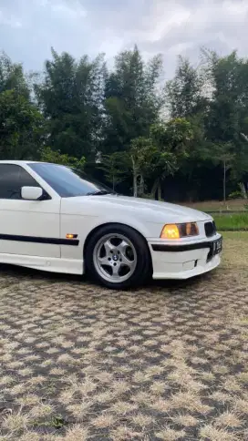 Bmw 320i m/t tahun 1995