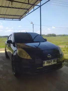 Nissan Almera 2014 Bensin