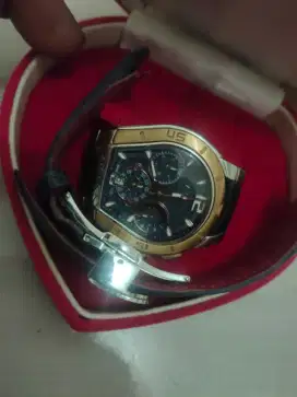 jam tangan aigner