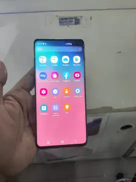 Samsung s10 plus RAM 8/128 kondisi layar retak bagian bawah pojok